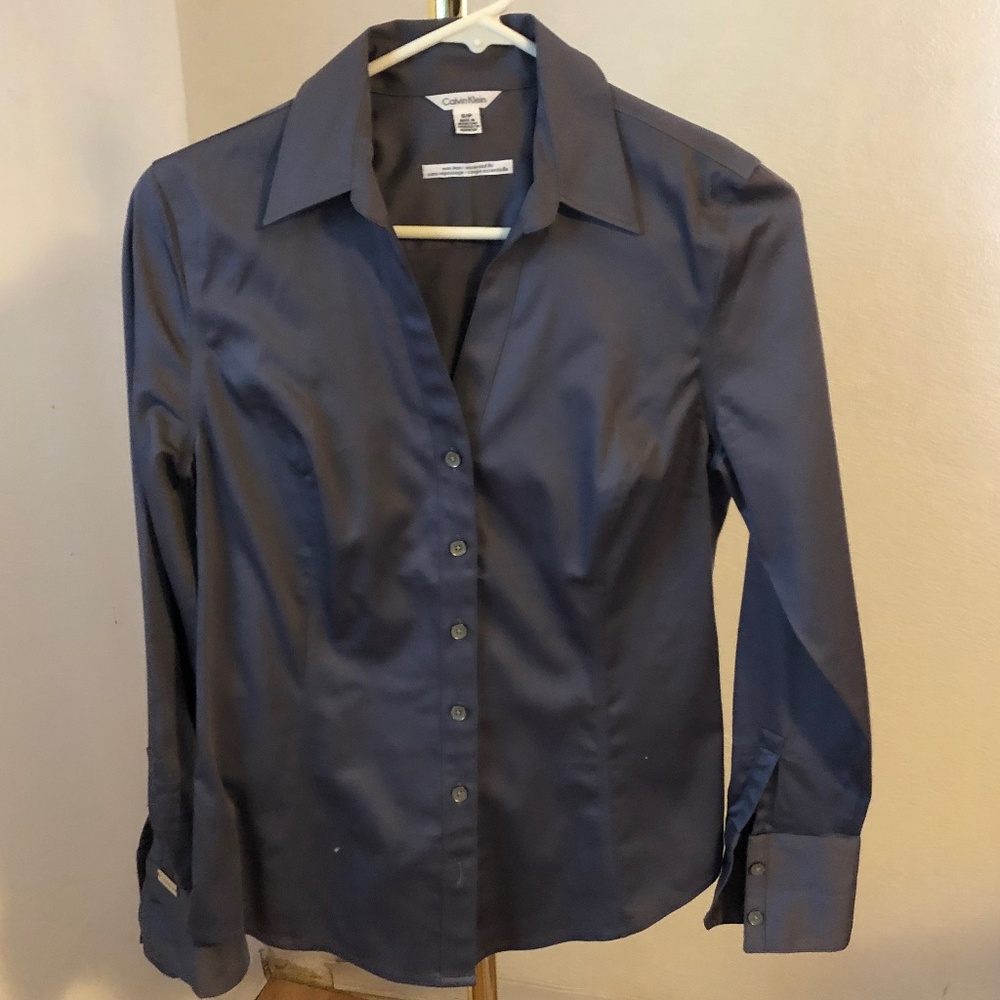 ✔ Calvin Klein Long Sleeve Button Down
